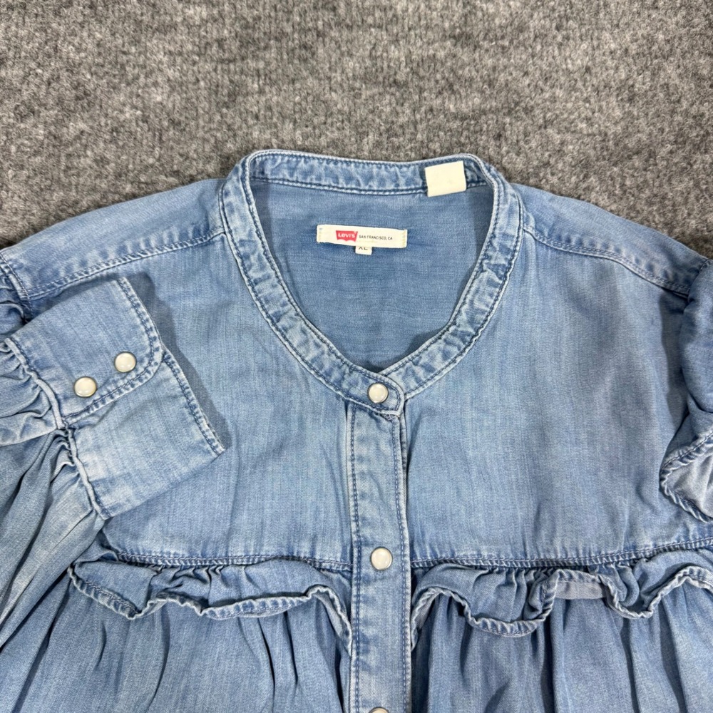 Levi's Ruffle Denim Chambray Western Blouse Women XL Blue 100% Lyocell EUC